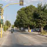 Siamo quasi al termine del nostro viaggio. Da via Toscanini ci dirigiamo su via Gentile, arteria che segna la fine della parte nord del rione. A destra la strada porta verso la tangenziale